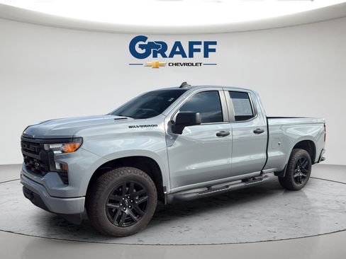 Used 2025 Chevrolet Silverado 1500 Custom w/ Turbomax Blackout Package AWD/4WD image 2
