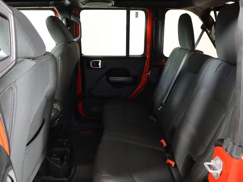 Used 2018 Jeep Wrangler Unlimited Sport S AWD/4WD image 16