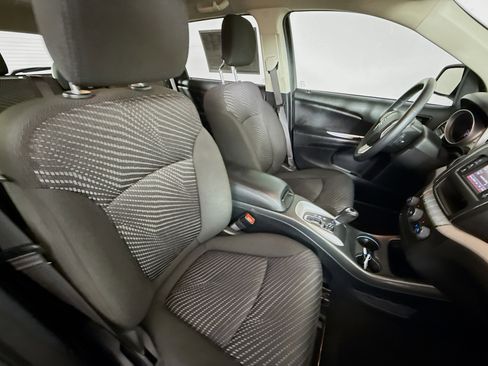 Used 2020 Dodge Journey SE w/ SE Popular Equipment Group image 34