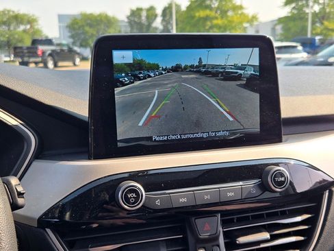 Used 2022 Ford Escape SE w/ SE Sport Appearance Package image 24