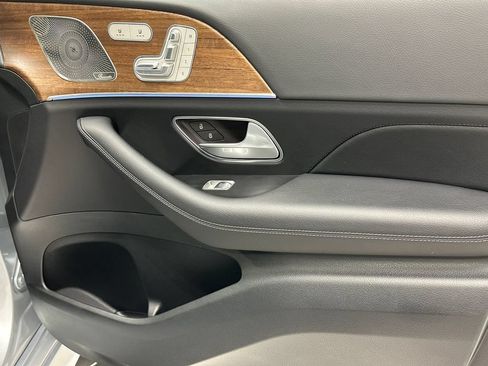 Certified 2025 Mercedes-Benz GLS 450 4MATIC image 16