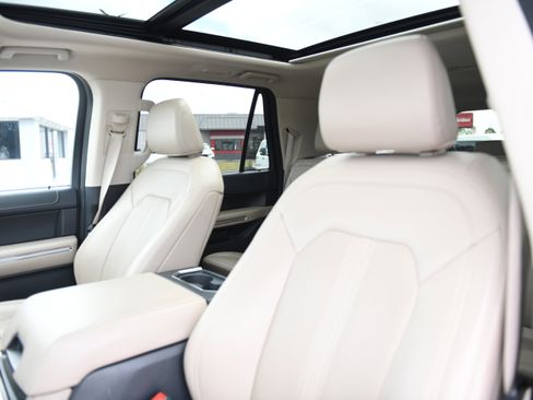 Used 2024 Ford Expedition Max Limited image 18