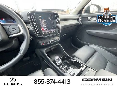 Used 2025 Volvo XC40 B5 Plus image 20