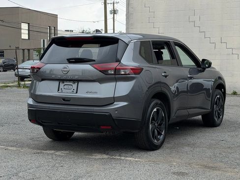 Used 2024 Nissan Rogue SV AWD/4WD image 7