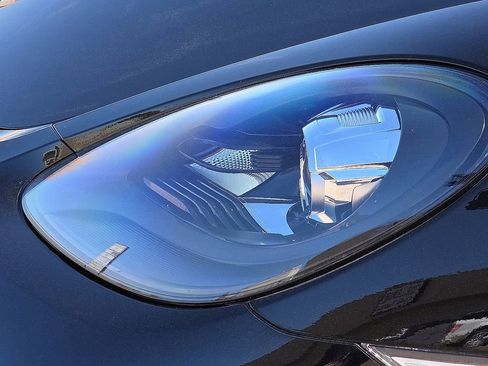 Used 2021 Porsche 718 Boxster Spyder image 9