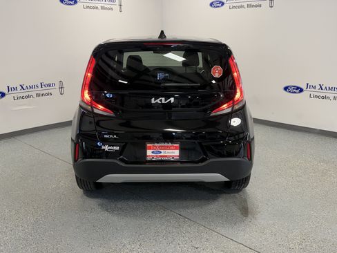 Used 2025 Kia Soul LX w/ LX Technology Package FWD image 31