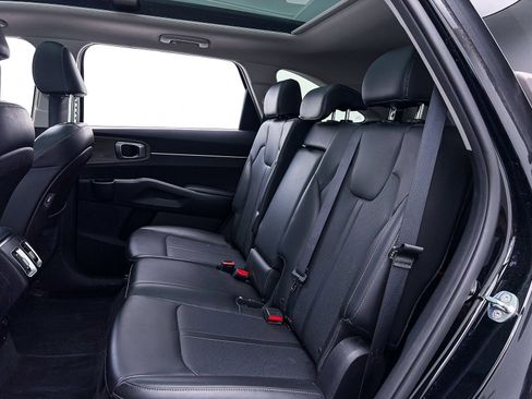 Used 2022 Kia Sorento S w/ Panoramic Sunroof Package image 37