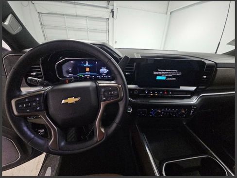 Used 2024 Chevrolet Silverado 2500 High Country w/ High Country Premium Package image 13