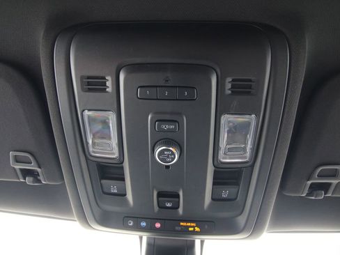 Used 2021 GMC Yukon XL SLT AWD/4WD image 36