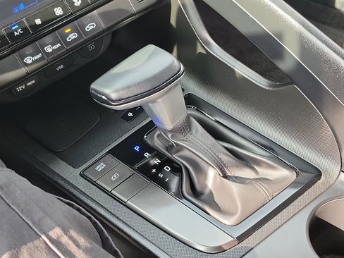 Certified 2025 Hyundai Elantra Sport w/ Cargo Package image 12