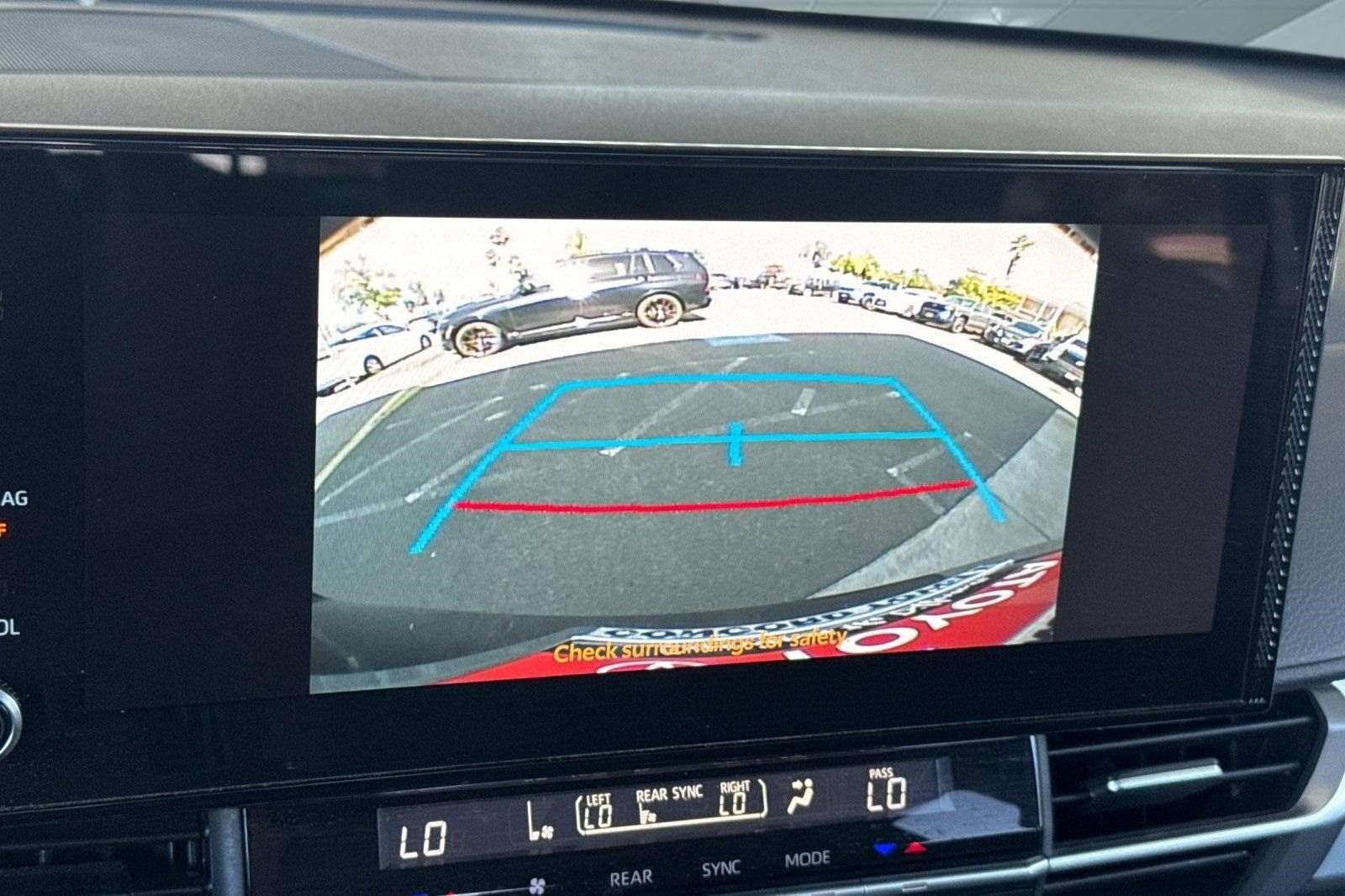 Used 2026 Toyota Sienna XLE FWD image 20