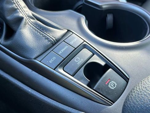 Used 2022 Toyota Camry XSE w/ Navigation Package image 36