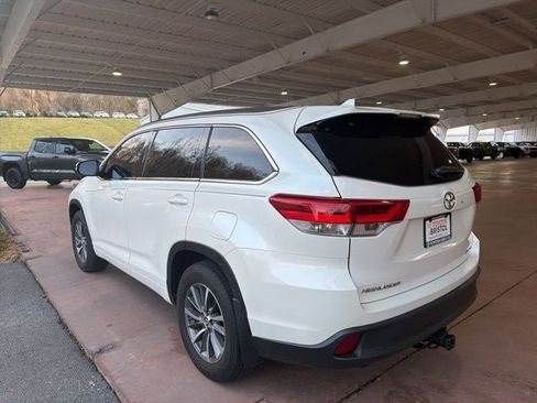 Used 2018 Toyota Highlander XLE image 7