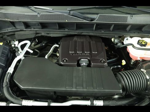 Used 2023 Chevrolet Silverado 1500 LT AWD/4WD image 24