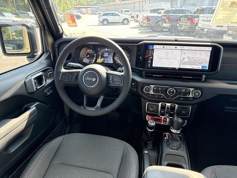 New 2025 Jeep Wrangler Rubicon w/ XTREMEE 35" Tire Package image 23