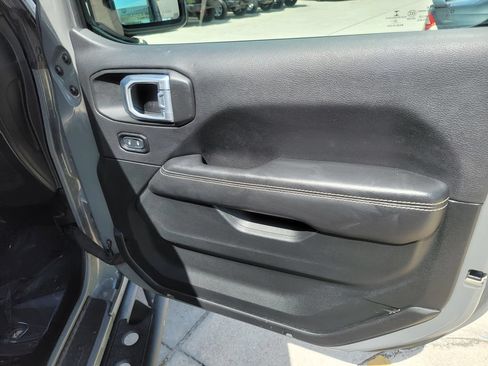 Used 2021 Jeep Wrangler Unlimited Rubicon AWD/4WD image 12