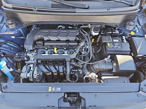 Used 2023 Hyundai Venue Limited image 31