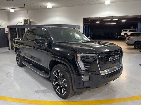 Used 2025 GMC Sierra EV Denali AWD/4WD image 3