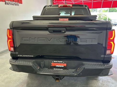 Used 2025 Chevrolet Colorado Z71 AWD/4WD image 4