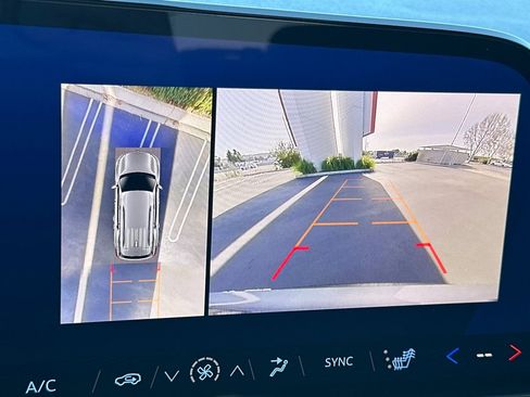 Certified 2024 Chevrolet Traverse LT image 27