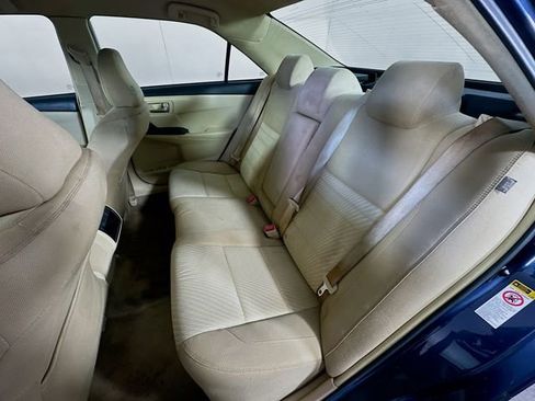 Used 2017 Toyota Camry LE image 23