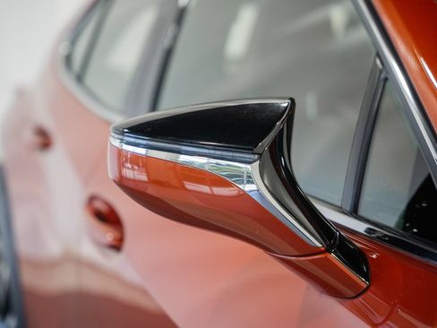 Used 2019 Lexus UX 200 w/ Premium Package FWD image 13