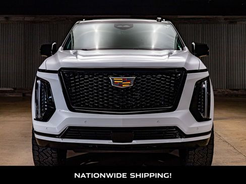 Used 2026 Cadillac Escalade Platinum Sport w/ LPO, Floor Liner Package image 4