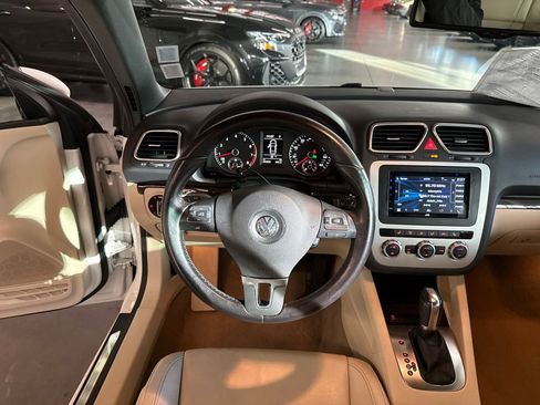 Used 2014 Volkswagen Eos Executive image 14