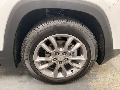 Used 2022 GMC Terrain SLT w/ Infotainment Package II image 34