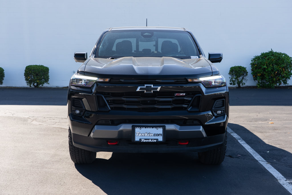 Used 2024 Chevrolet Colorado Z71 w/ Z71 Convenience Package 2 AWD/4WD image 2