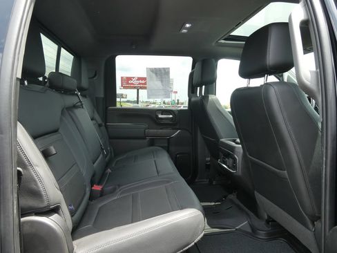 Used 2022 GMC Sierra 3500 Denali w/ Denali Black Diamond Edition AWD/4WD image 16