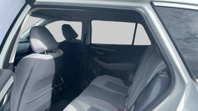 Used 2024 Subaru Outback Premium AWD/4WD image 17