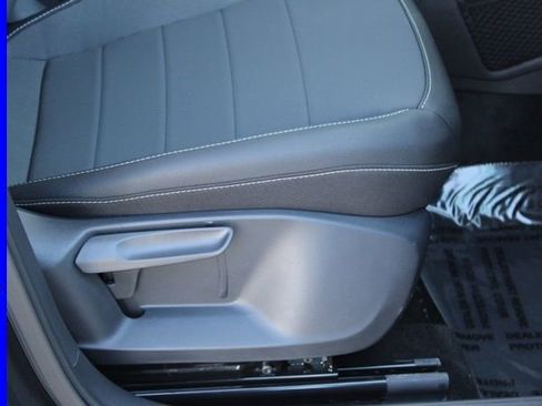 Used 2024 Volkswagen Taos SE image 20