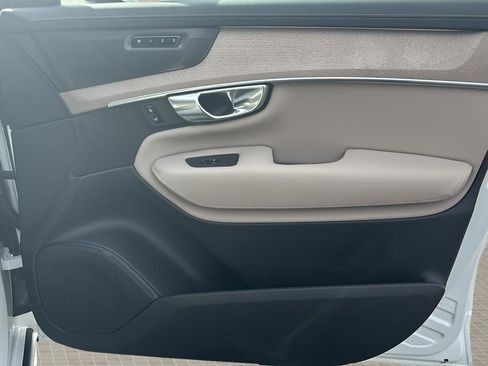 Used 2025 Volvo XC90 T8 Ultra image 37