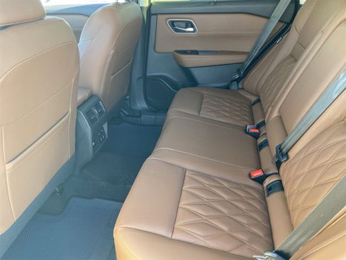 New 2026 Nissan Rogue Platinum w/ Tech Package image 18