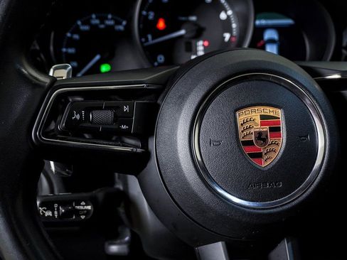 Used 2023 Porsche Macan image 20