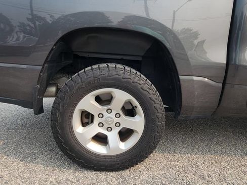 Used 2019 RAM 1500 Big Horn AWD/4WD image 11