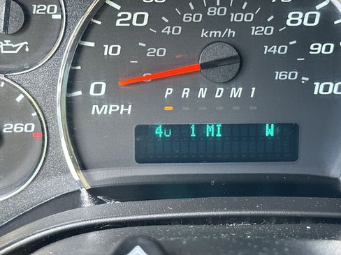 Used 2023 GMC Savana 2500 w/ Driver Convenience Package image 18