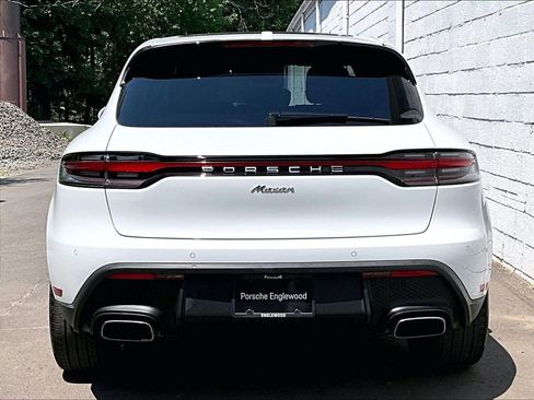 Certified 2024 Porsche Macan AWD/4WD image 9