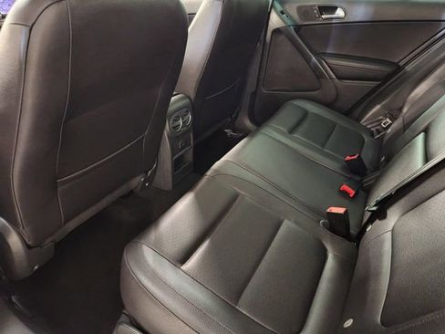 Used 2016 Volkswagen Tiguan SE FWD image 30