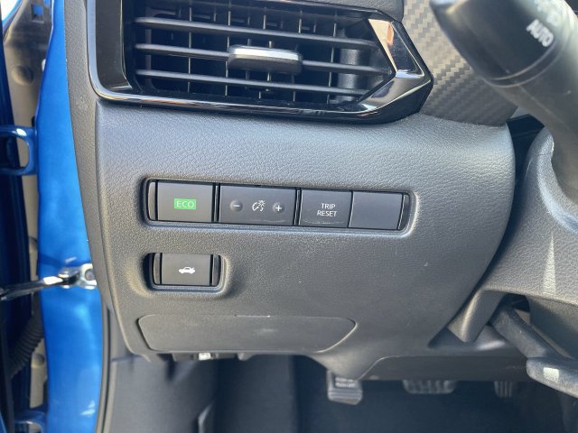 Used 2024 Nissan Sentra SV FWD image 33