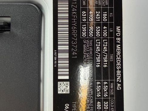 Used 2024 Mercedes-Benz Sprinter 2500 image 27