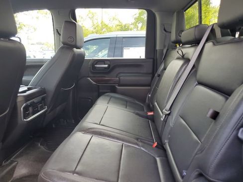 Used 2022 GMC Sierra 2500 SLT w/ SLT Preferred Package AWD/4WD image 12