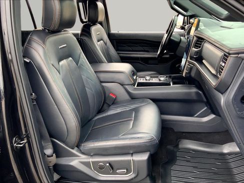 Used 2023 Ford Expedition Platinum AWD/4WD image 9