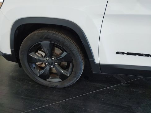 Used 2021 Jeep Cherokee Latitude Plus image 46