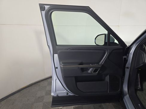 Used 2023 Rivian R1S Adventure AWD/4WD image 16