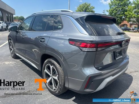 Used 2026 Volkswagen Tiguan SE FWD image 3