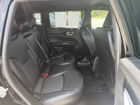 Used 2025 Jeep Compass Latitude w/ Altitude Special Edition AWD/4WD image 10