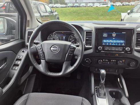 Certified 2022 Nissan Frontier SV image 9
