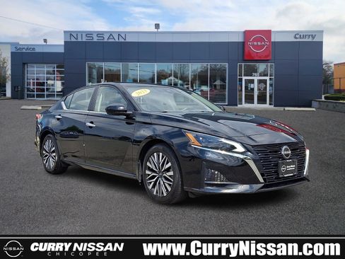 Used 2023 Nissan Altima 2.5 SV FWD image 1